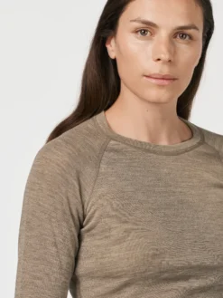 Bluse i merinould med raglanærmer til kvinder