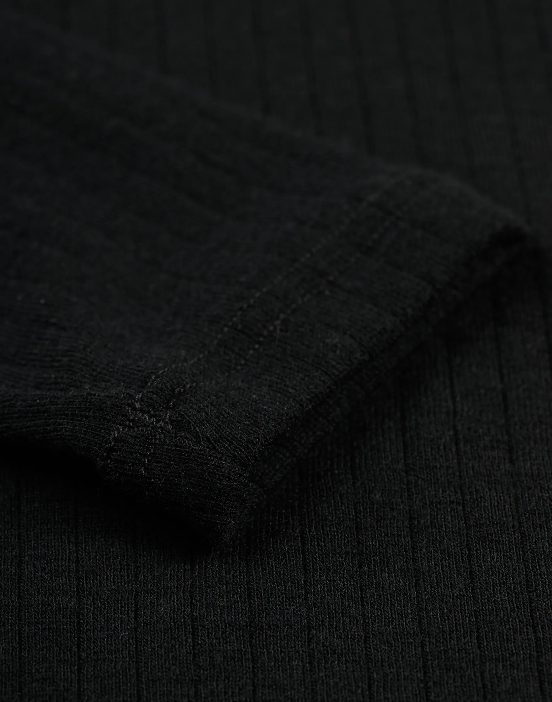 Bluse med V-hals i merinould til kvinder