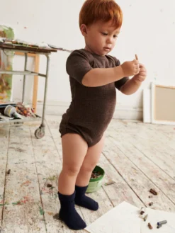 Body i merinould med korte ærmer til baby