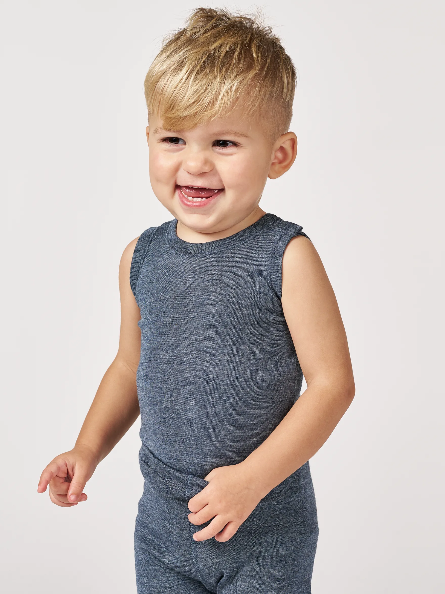 Body uden ærmer i merinould/silke til baby