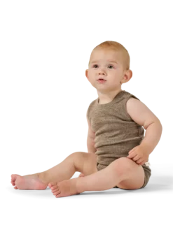 Body uden ærmer i merinould til baby