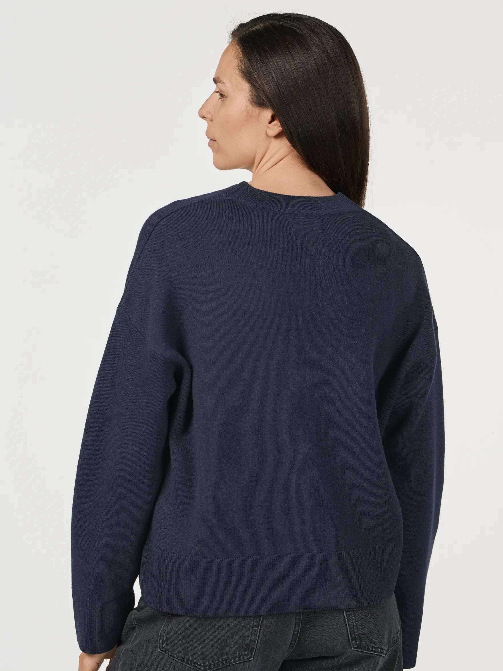 Kort cardigan i merinould til kvinder
