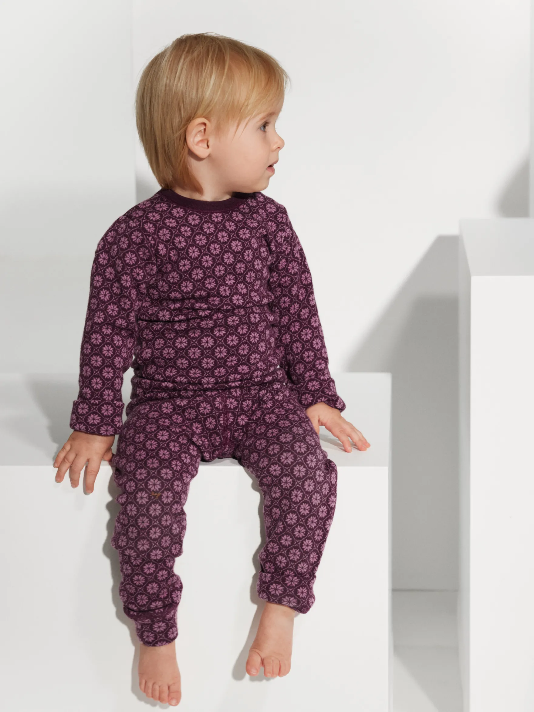 Leggings i merinould med nordisk mønster til baby