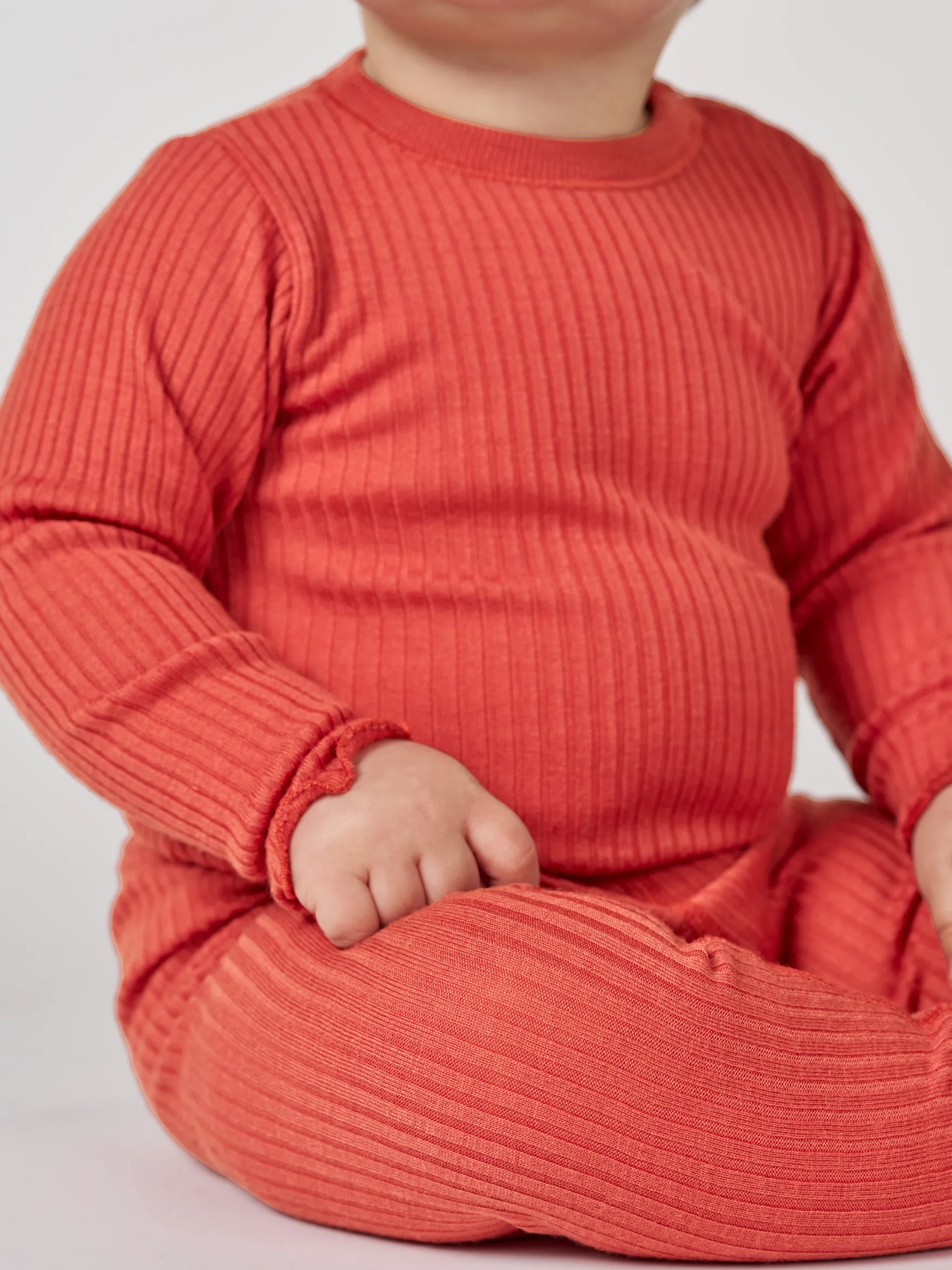 Leggings med bølgekanter i merinould til baby