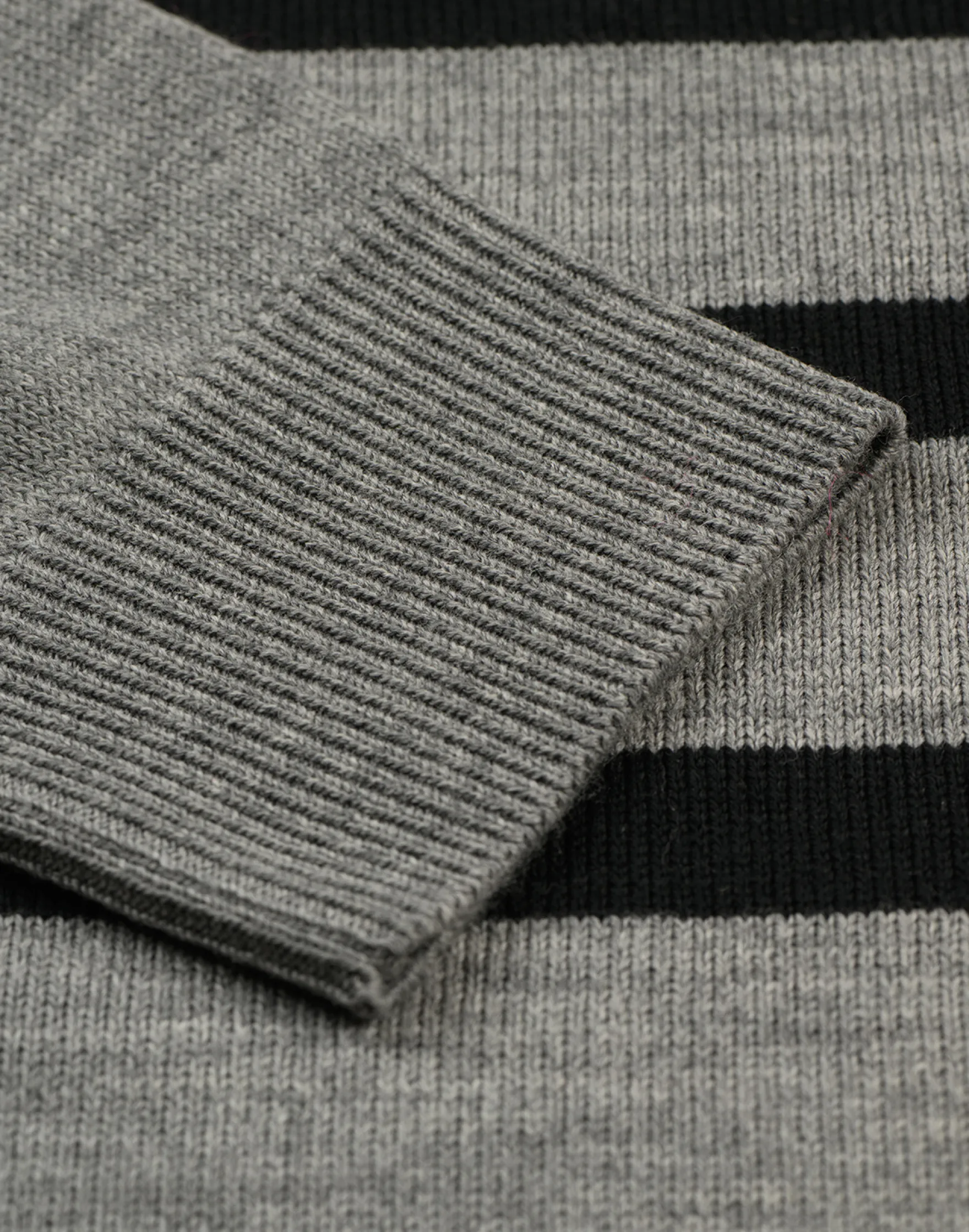 Løstsiddende crew neck i merinould til kvinder