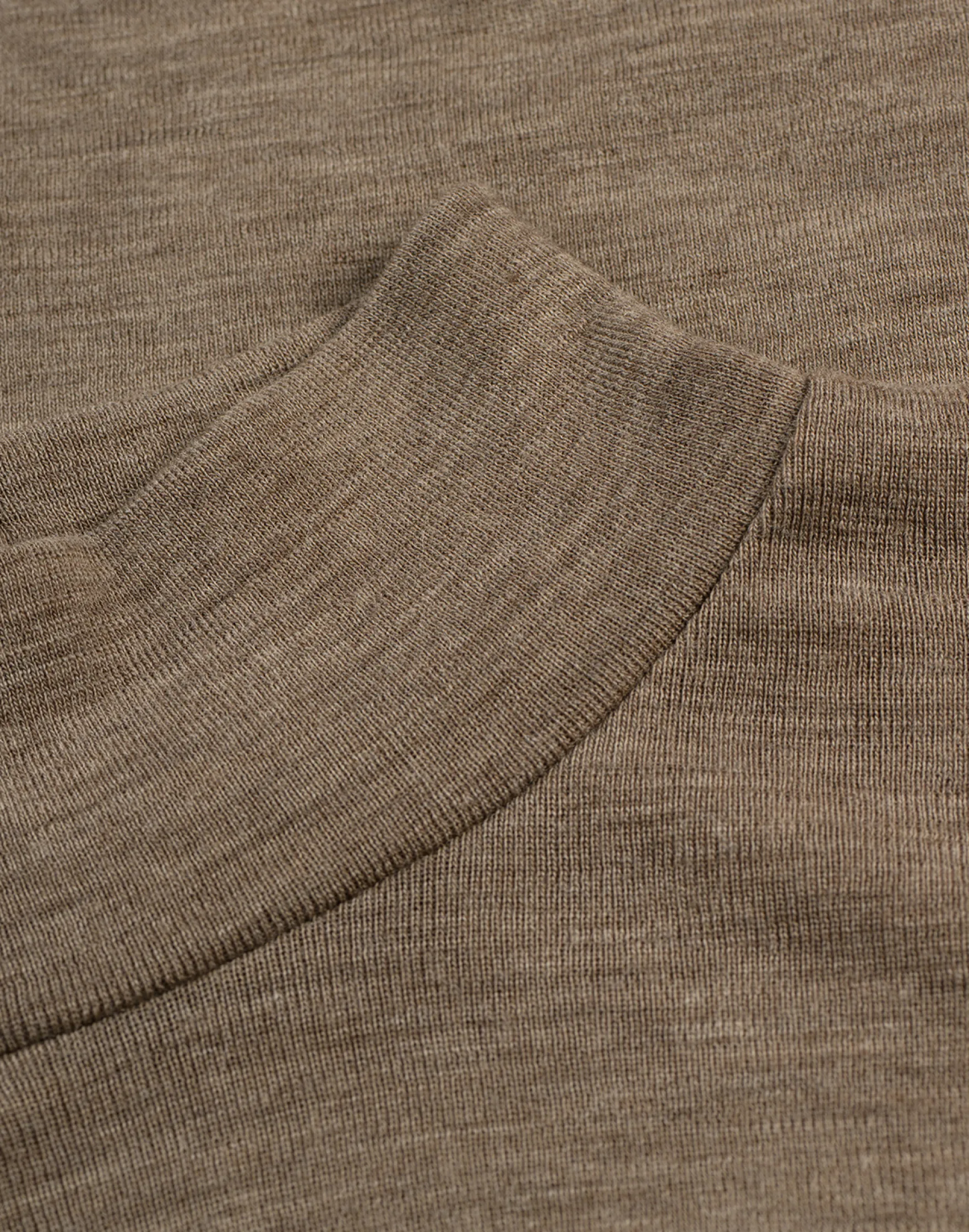 Plus size bluse med høj hals i merinould til kvinder