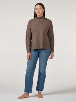 Sweater med højhals i merinould til kvinder