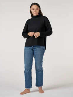 Sweater med højhals i merinould til kvinder