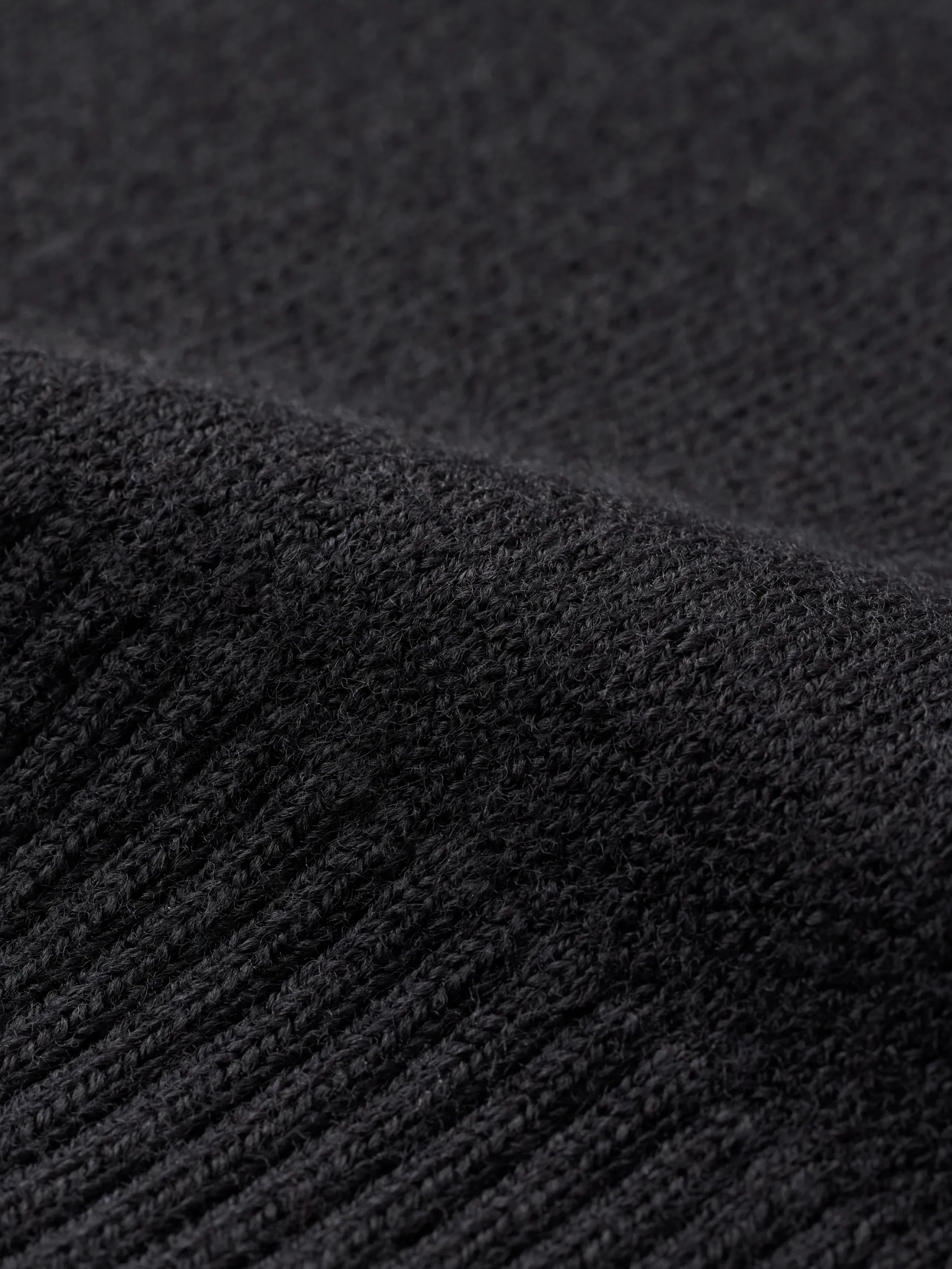 Sweater med højhals i merinould til kvinder