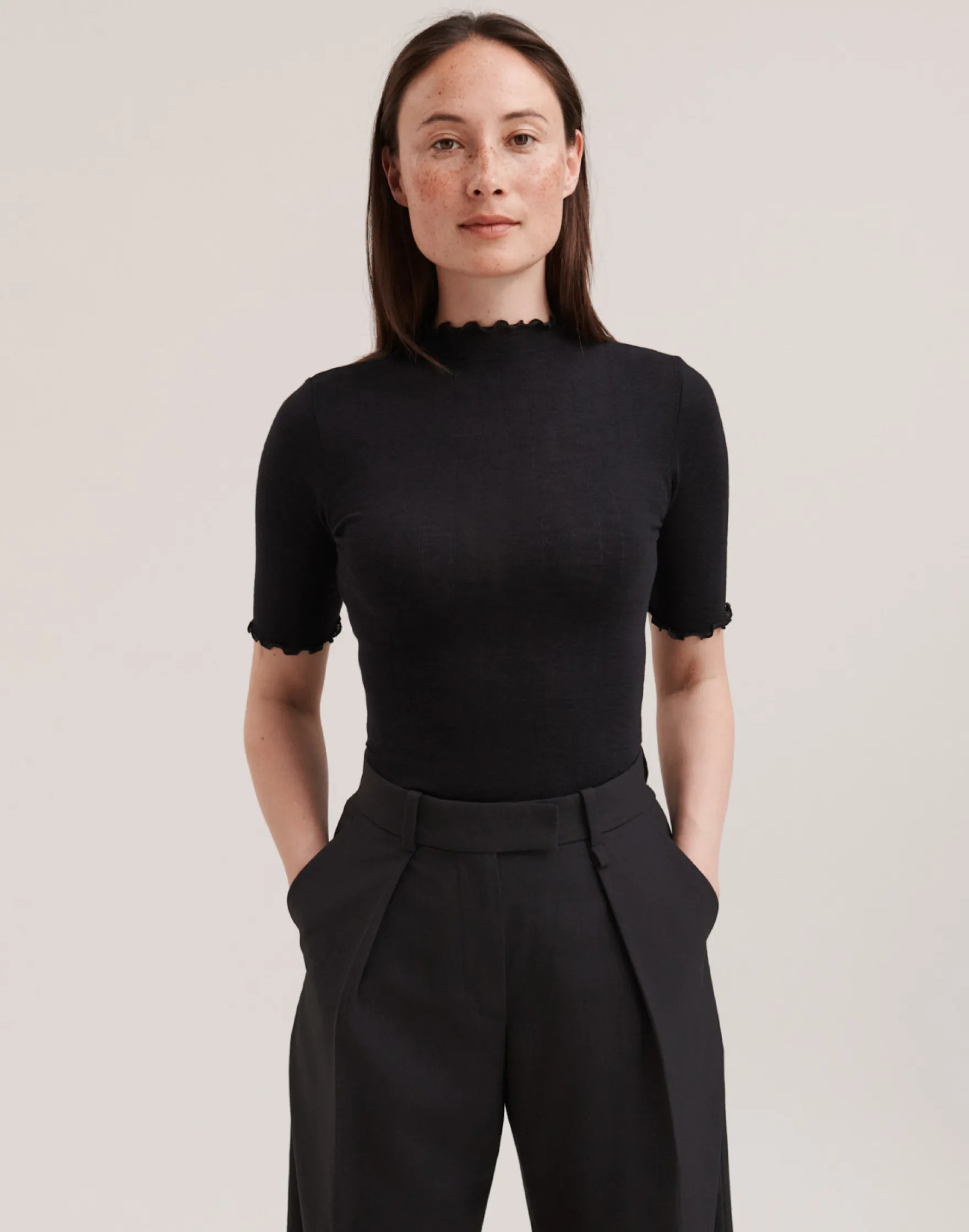 T-shirt med hulmønster i merinould/silke til kvinder