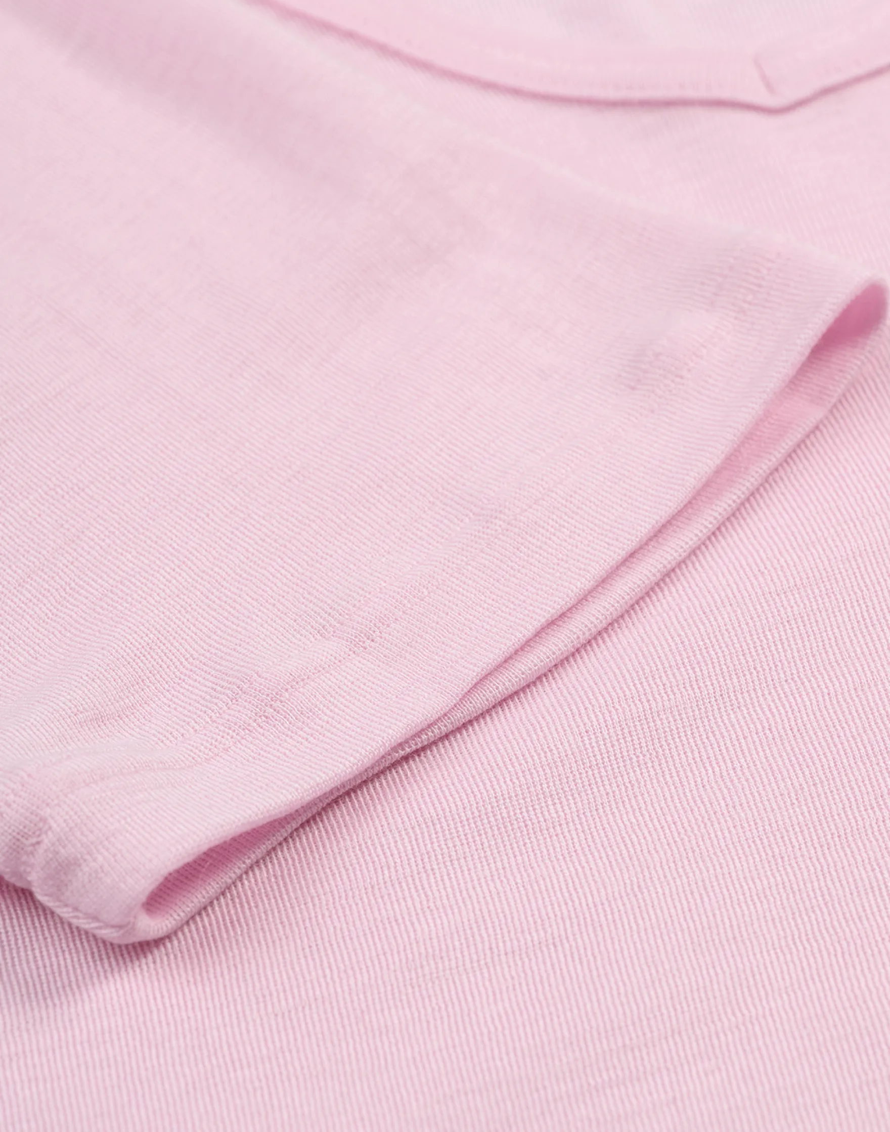 T-shirt med V-hals i merinould/silke til kvinder