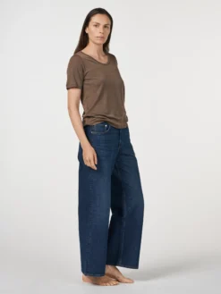 T-shirt med V-hals i merinould/silke til kvinder