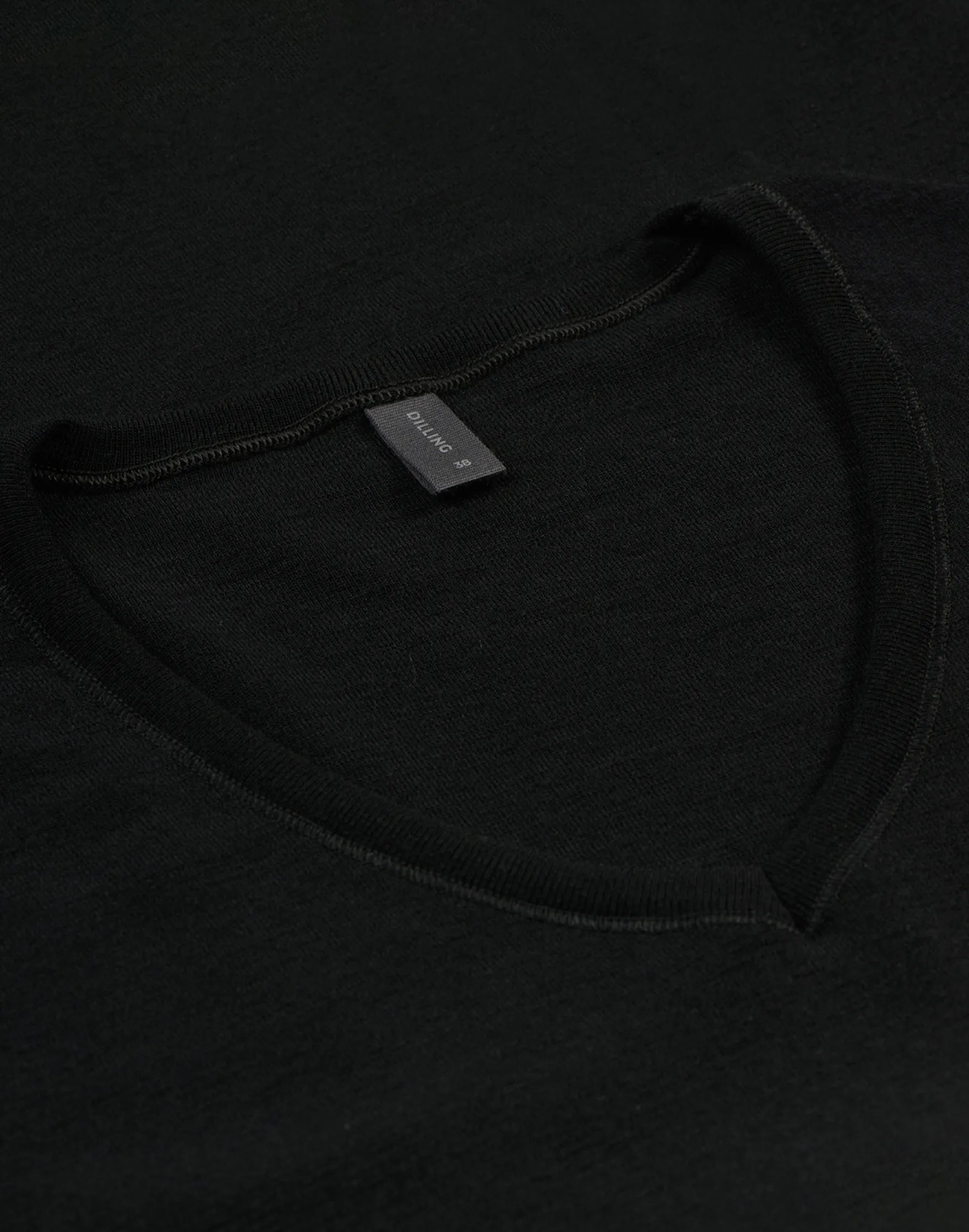 T-shirt med V-hals i merinould til kvinder